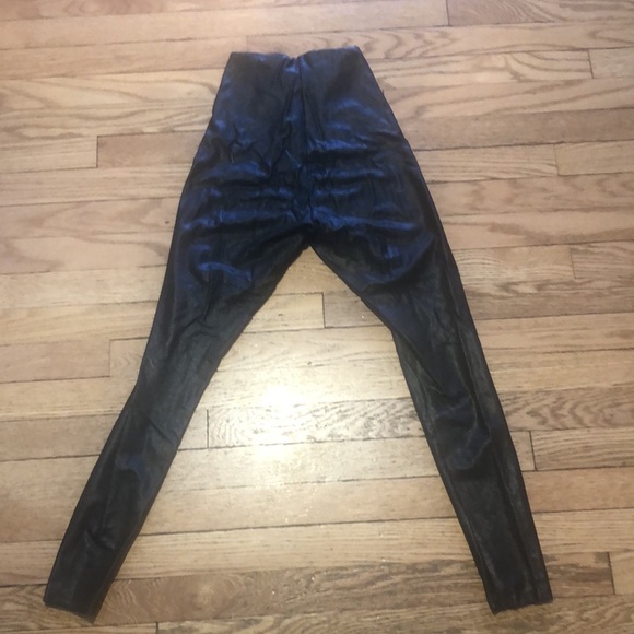 Commando Faux Leather Leggings. Black color. Size XS - Picture 4 of 5